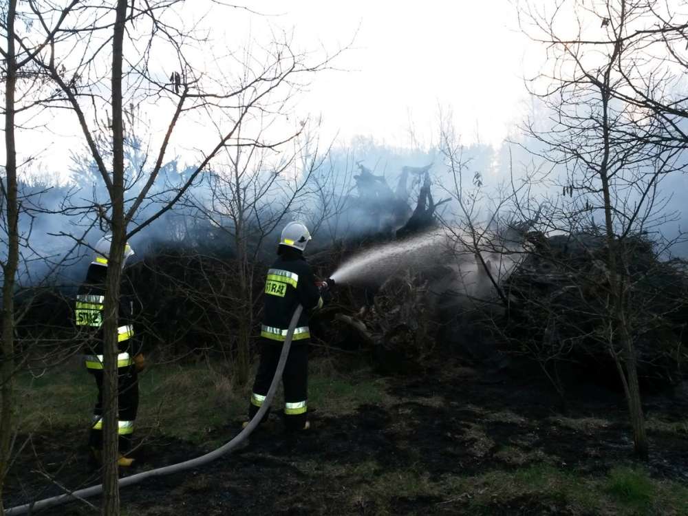Pożar przy ul. Cmentarnej w Jastrowiu 