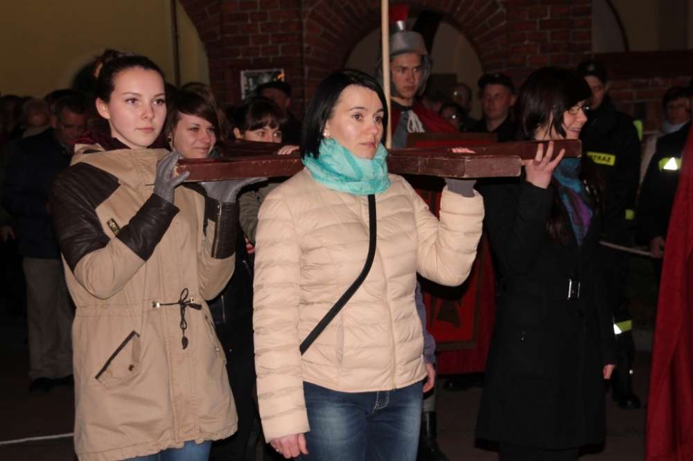 Droga krzyżowa ulicami Złotowa
