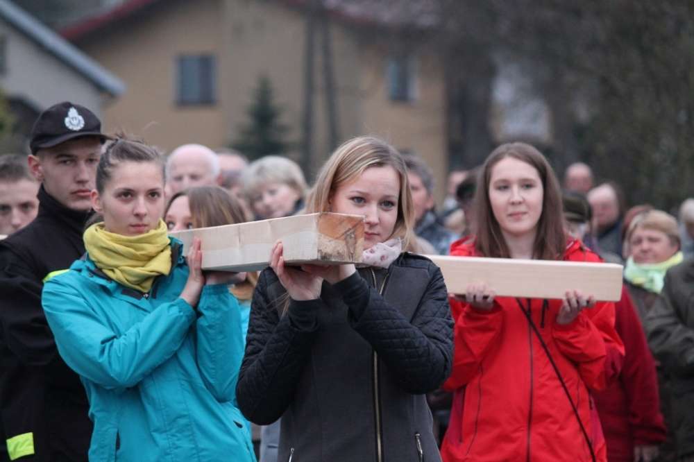 Droga krzyżowa ulicami Okonka