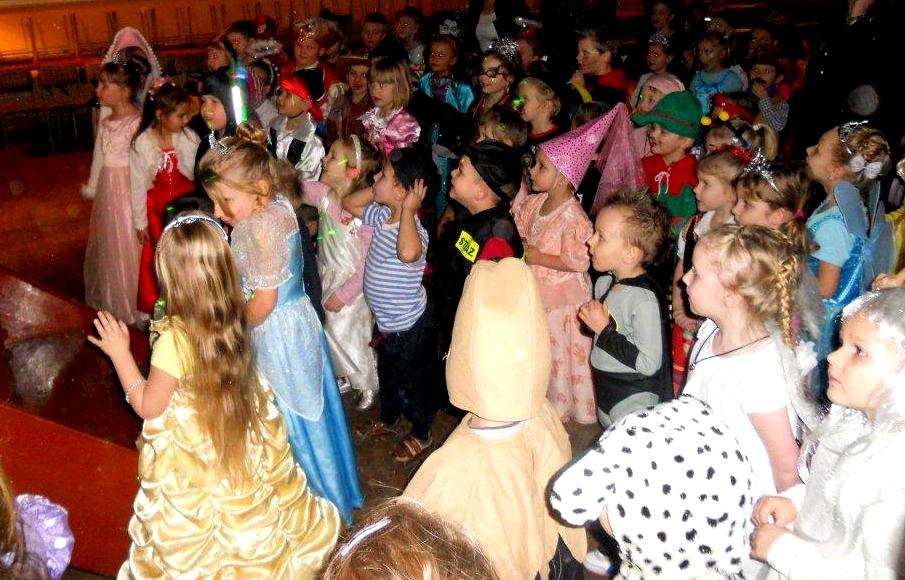 KRAJENKA: kostiumowy bal karnawałowy