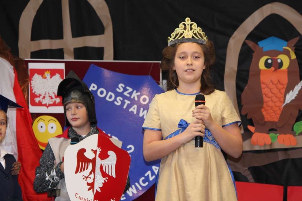 Pasowanie na ucznia w SP nr 2 w Złotowie