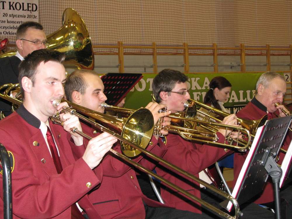Noworoczny Koncert Kolęd. Występ Orkiestry Dętej OSP Złotów oraz chórów
