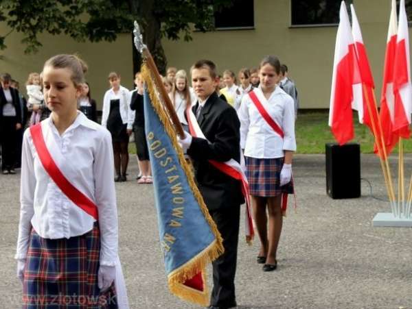 Rozpoczęcie roku szkolnego w złotowskiej Jedynce