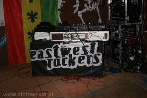 EAST WEST ROCKERS W GENERATORZE