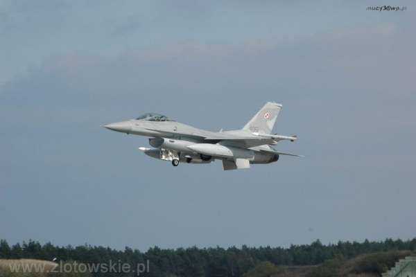 F 16