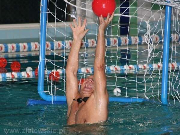 Pierwszy w Złotowie mecz waterpolo na pływalni Laguna