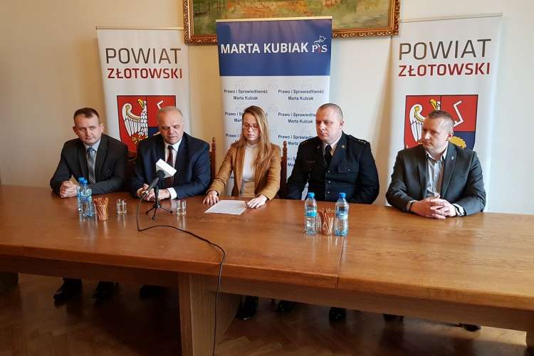 Będą pieniądze na remont dróg i nową cysternę dla strażaków z powiatu [WIDEO]