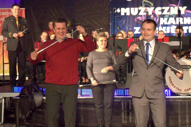 [WIDEO] Burmistrz czy wicestarosta - kto lepiej wywijał?