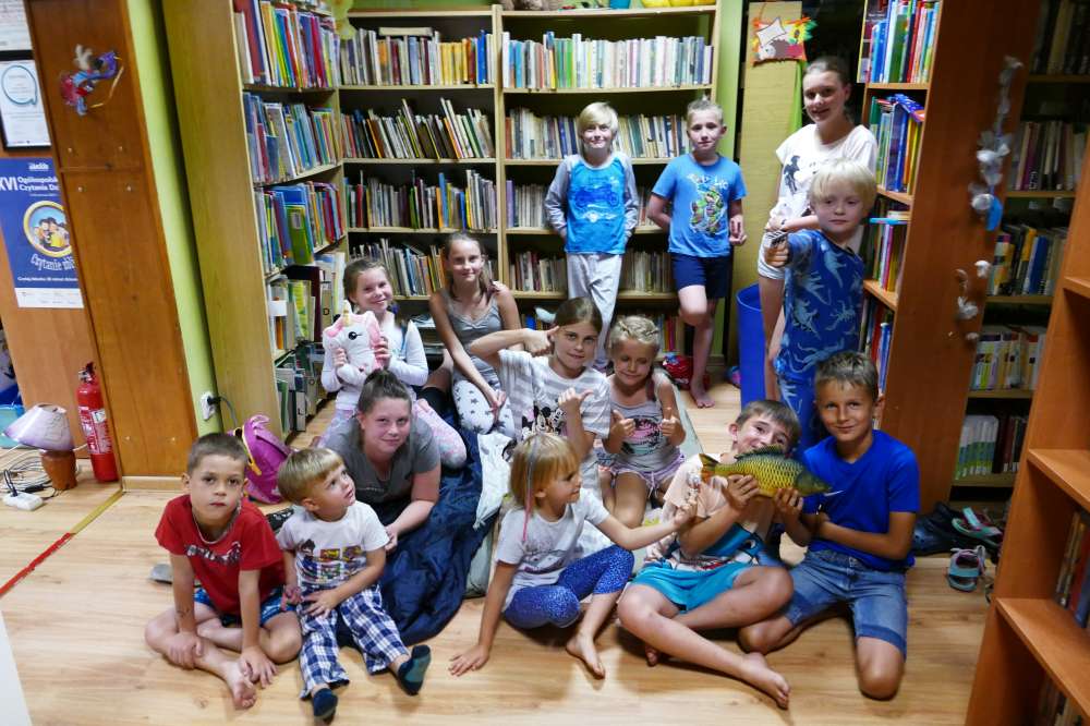 Noc w bibliotece