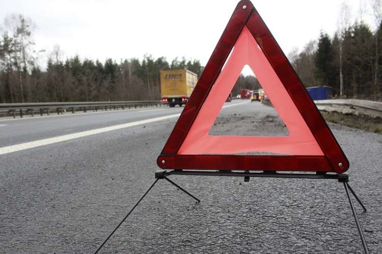 Zasnął i wjechał w volkswagena