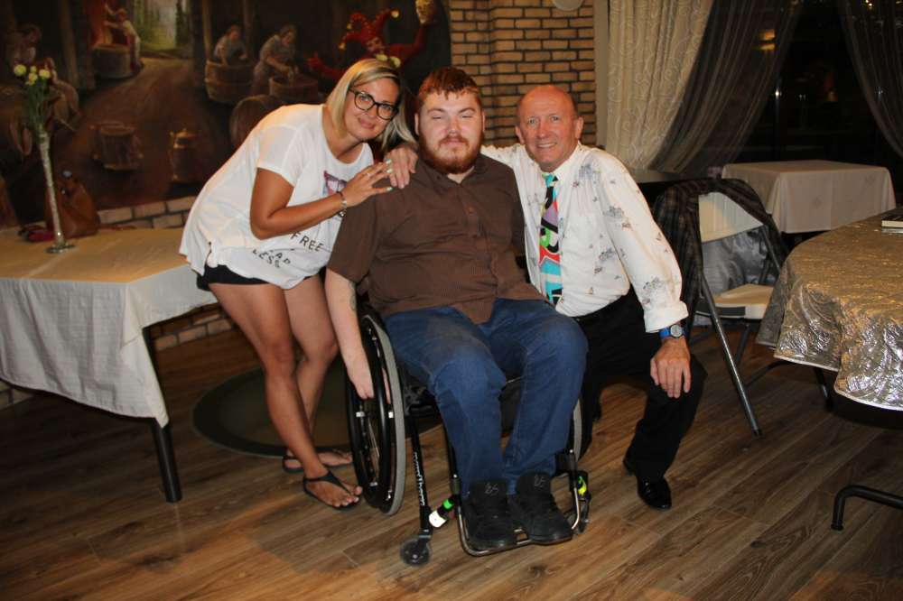 Artur Barciś wystąpił charytatywnie dla Mariusza Gemzy w Poziomce
