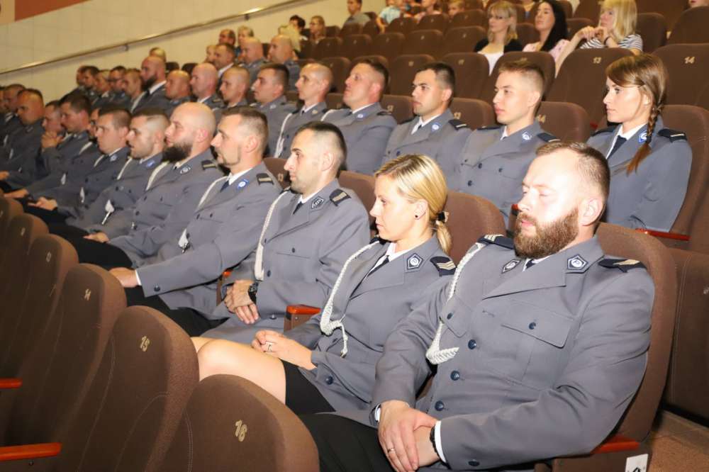Obchody Święta Policji w Złotowie - awanse i odznaczenia dla policjantów złotowskiej Komendy