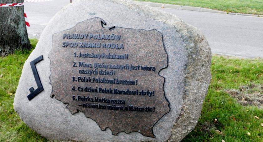 Prawdy wykute w kamieniu