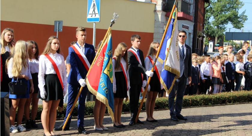 Przywitanie roku szkolnego Szkoły Podstawowej im. Jana Pawła II w Lipce