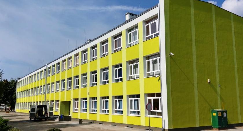 Termomodernizacja budynku Publicznej Szkoły Podstawowej w Krajence zakończona