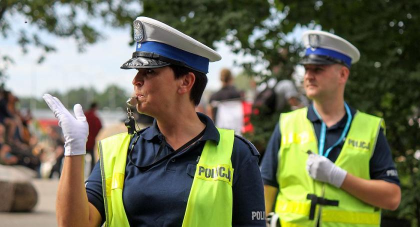 Policjanci apelują o rozwagę na drodze