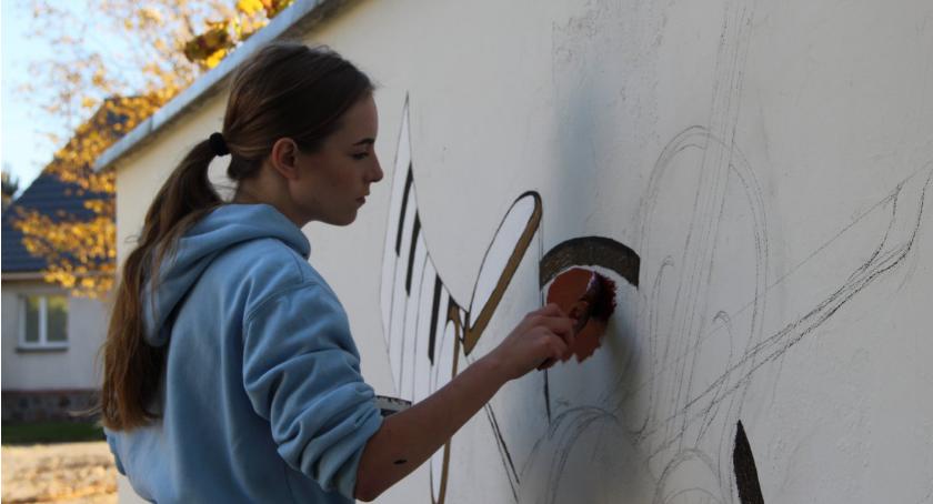 W Lipce powstał kolorowy mural. Gdzie go szukać?
