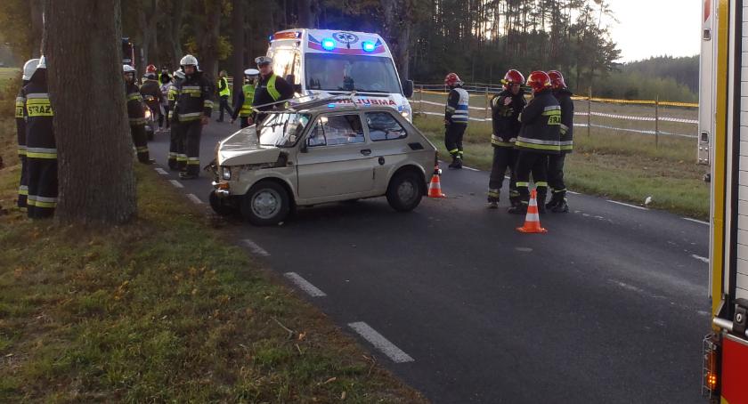 Uderzył w drzewo na drodze Złotów – Śmiardowo Złotowskie