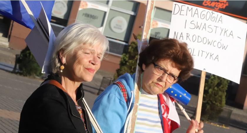 Złotowianie protestowali dzisiaj na Placu Paderewskiego