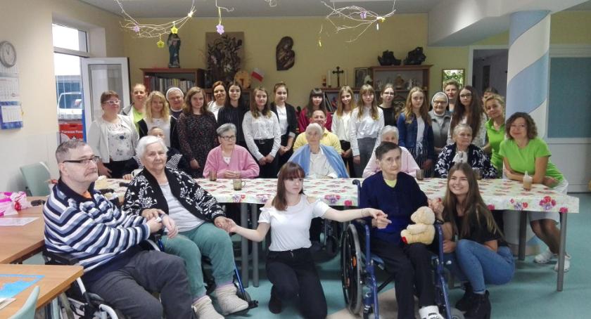 Wolontariuszki ze Świętej z wizytą w złotowskim Hospicjum 