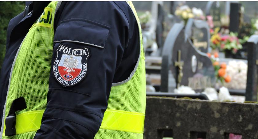 Gdzie zaparkować auto przy cmentarzu w powiecie złotowskim?