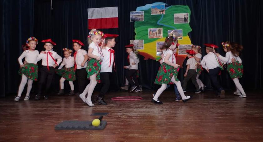Przedszkolaki z Krajenki uczciły 100. rocznicę odzyskania Niepodległości przez Polskę
