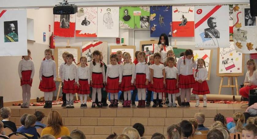 Uroczyście z okazji Święta Niepodległości w Szkole Podstawowej nr 2 w Złotowie