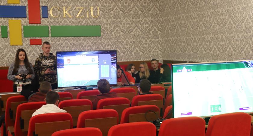 Szkolny turniej Fifa dla Dawida
