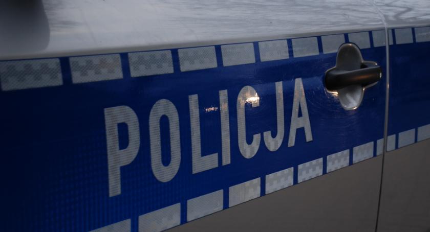 Ucieczka przed policją skończyła się uderzeniem w wiadukt