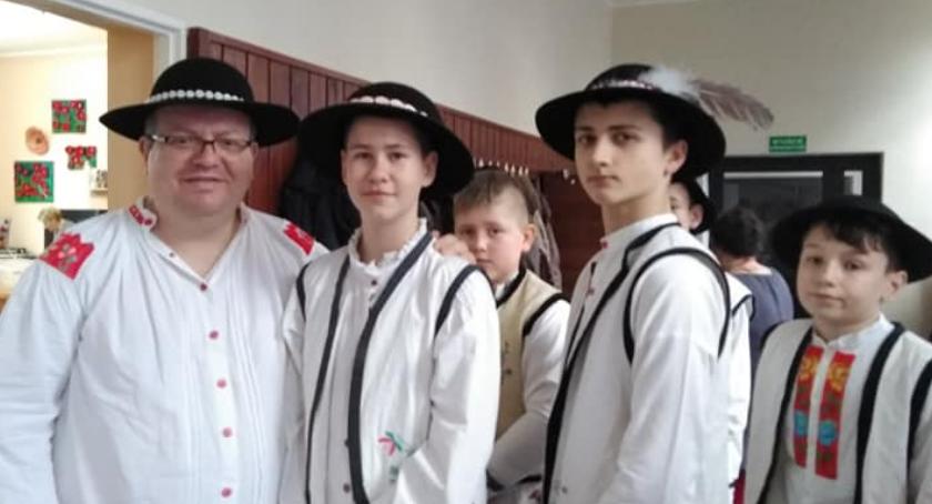 Kolędnicy z MOS-u z Krajenki w Dziennym Domu 