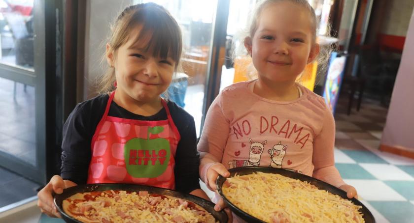 Warsztaty wypieku pizzy z SM Piast i pizzerią Neapoli