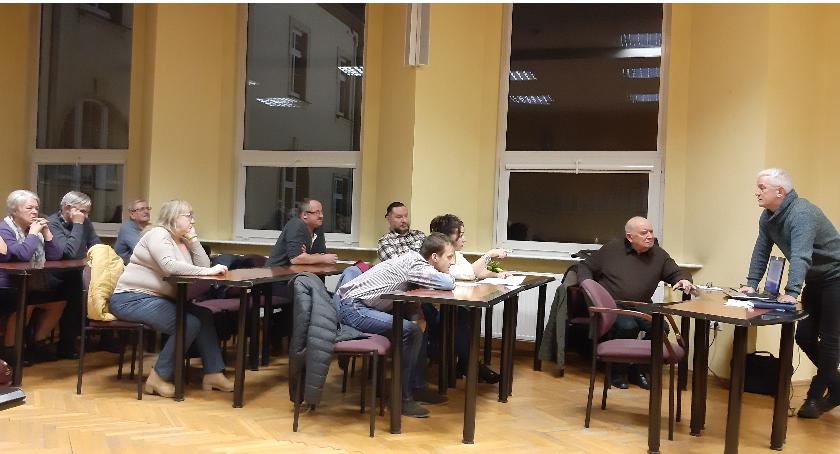 Będzie kompromis władzy ze złotowianami?