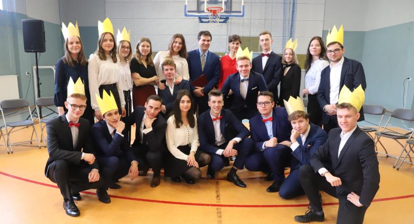 Przekazanie władzy w I LO w Złotowie