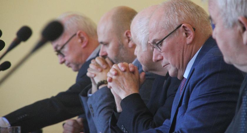 Członkowie zarządu powiatu starli się z radnymi Prawa i Sprawiedliwości