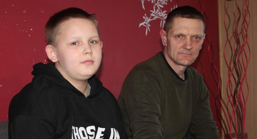 Na zwiniętej stopie - historia nastoletniego Damiana