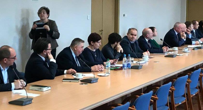 Wielkopolska pominięta, samorządowcy i parlamentarzyści podnoszą głos