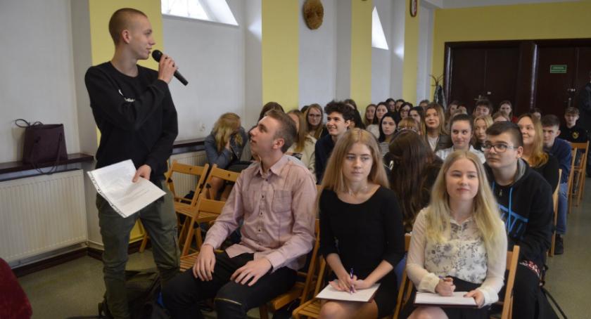 Debata o Księdzu Patronie w Ekonomie