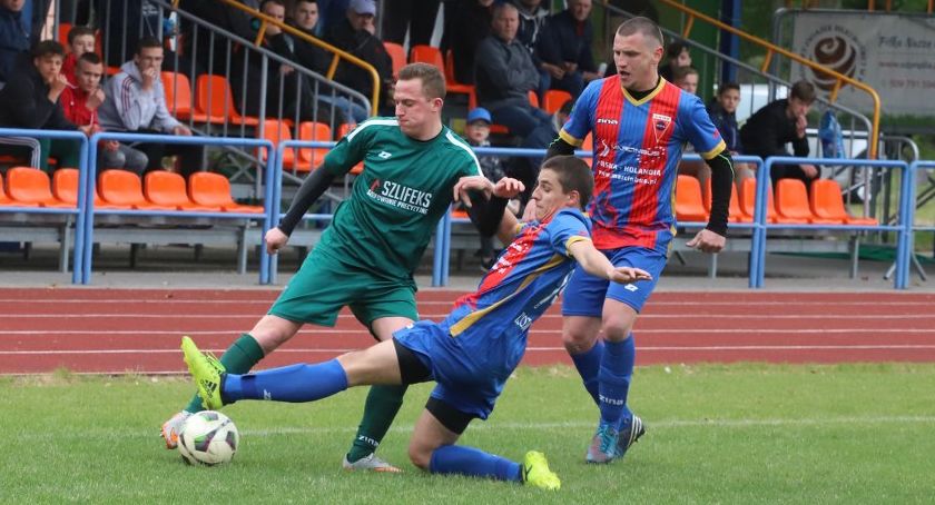 Porażka Seniorów i wysoka wygrana Juniorów Sparty Złotów