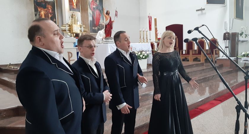 Niezwykły śpiew w kościele pw. św. Piotra i Pawła Apostołów w Złotowie