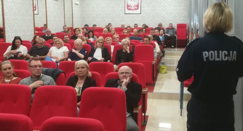 Przemoc i agresja - jak chronić młodzież 