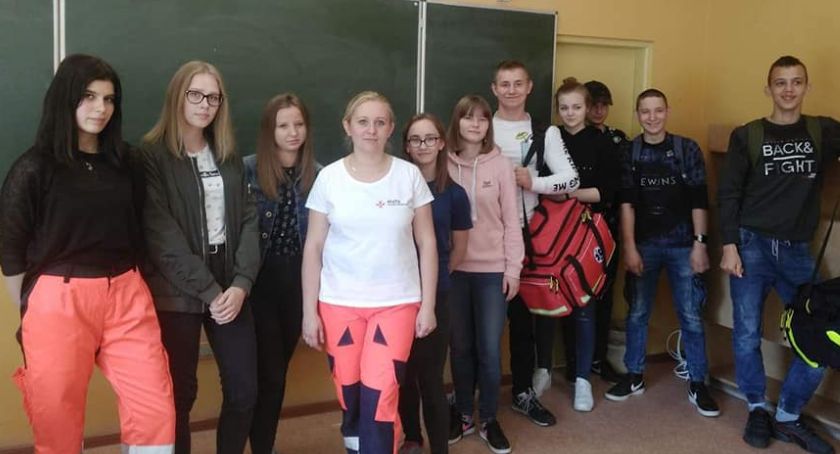 Uczyli sie pierwszej pomocy