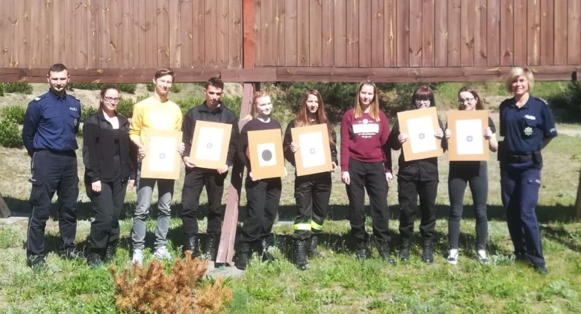 Licealiści szkolili się na strzelnicy
