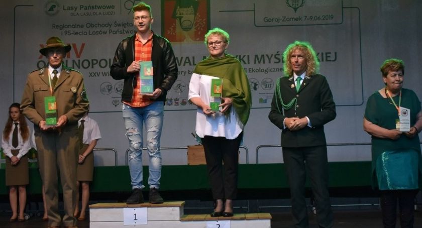 Chór „Tęcza” na podium