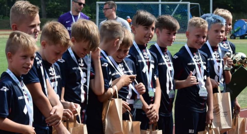 Pogoń Szczecin zwycięzcą turnieju piłki nożnej ZCAS Chrupek Cup Złotów 