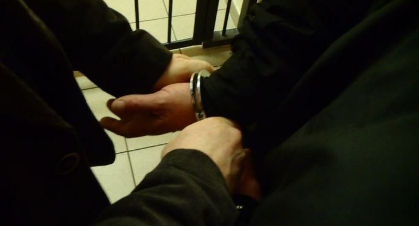 Nie zatrzymali się do policyjnej kontroli - odpowiedzą przed sądem