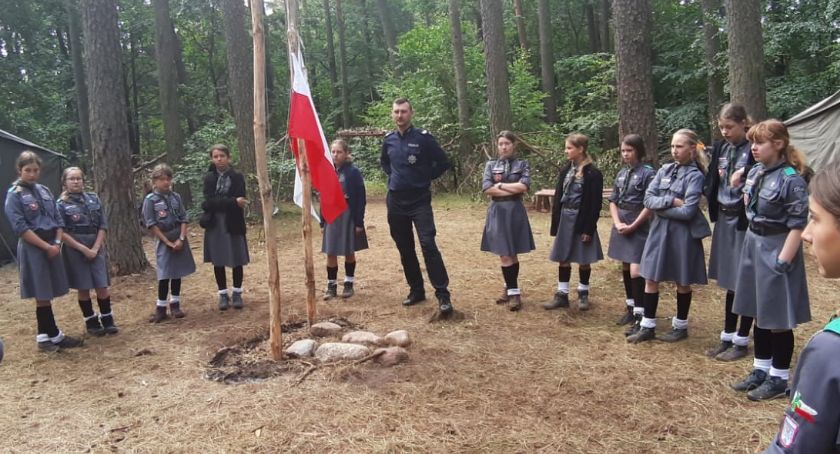 Policjanci z wizytą u harcerzy