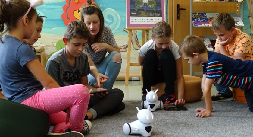 Bitwa na roboty w Miejskiej Bibliotece Publicznej w Złotowie