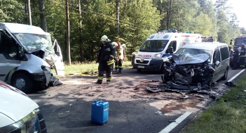 Zderzenie dwóch busów, jedna ofiara śmiertelna