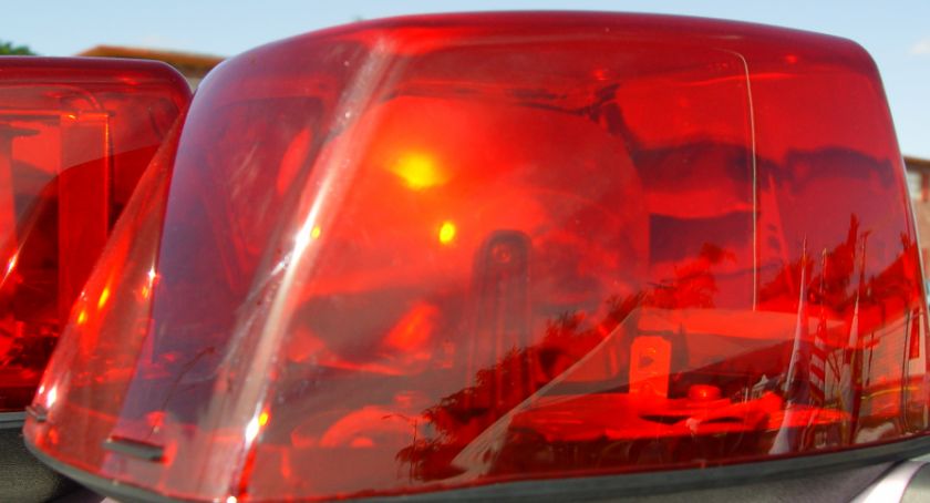 Dorosły i troje dzieci uczestnikami kolizji