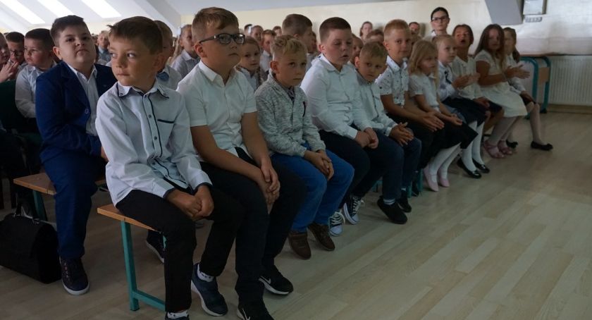 Rozpoczęcie roku szkolnego w SP w Łobżenicy[WIDEO]